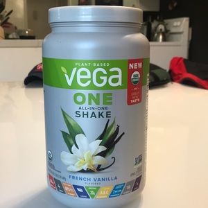 BRAND NEW ORGANIC VEGA ONE ALL IN 1 VANILLA SHAKE